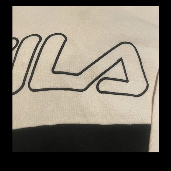 Men’s Fila sweater - Picture 2 of 2